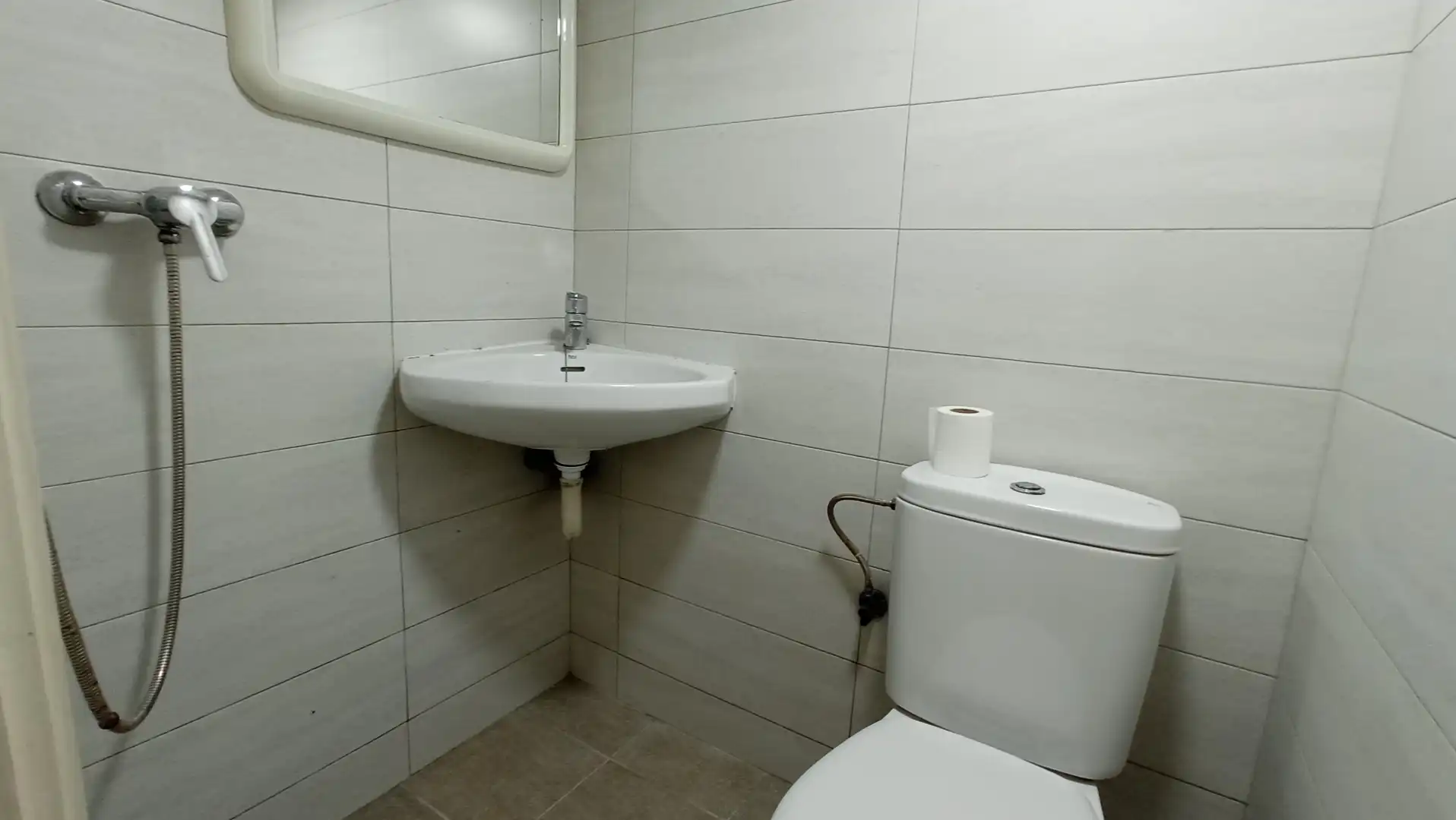Commercial properties for rent in Plaça de l'Alzina, Pubilla Cases