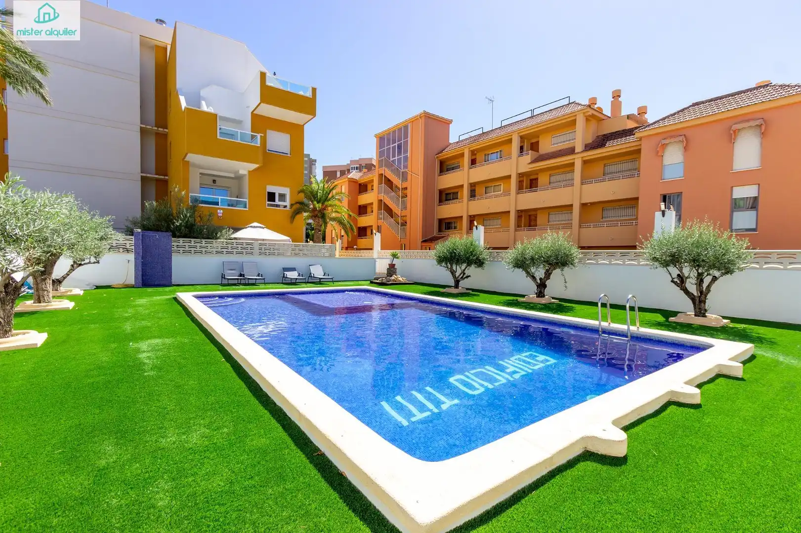 Piscina de Planta baja de alquiler en El Campello con Aire acondicionado, Calefacción y Jardín privado