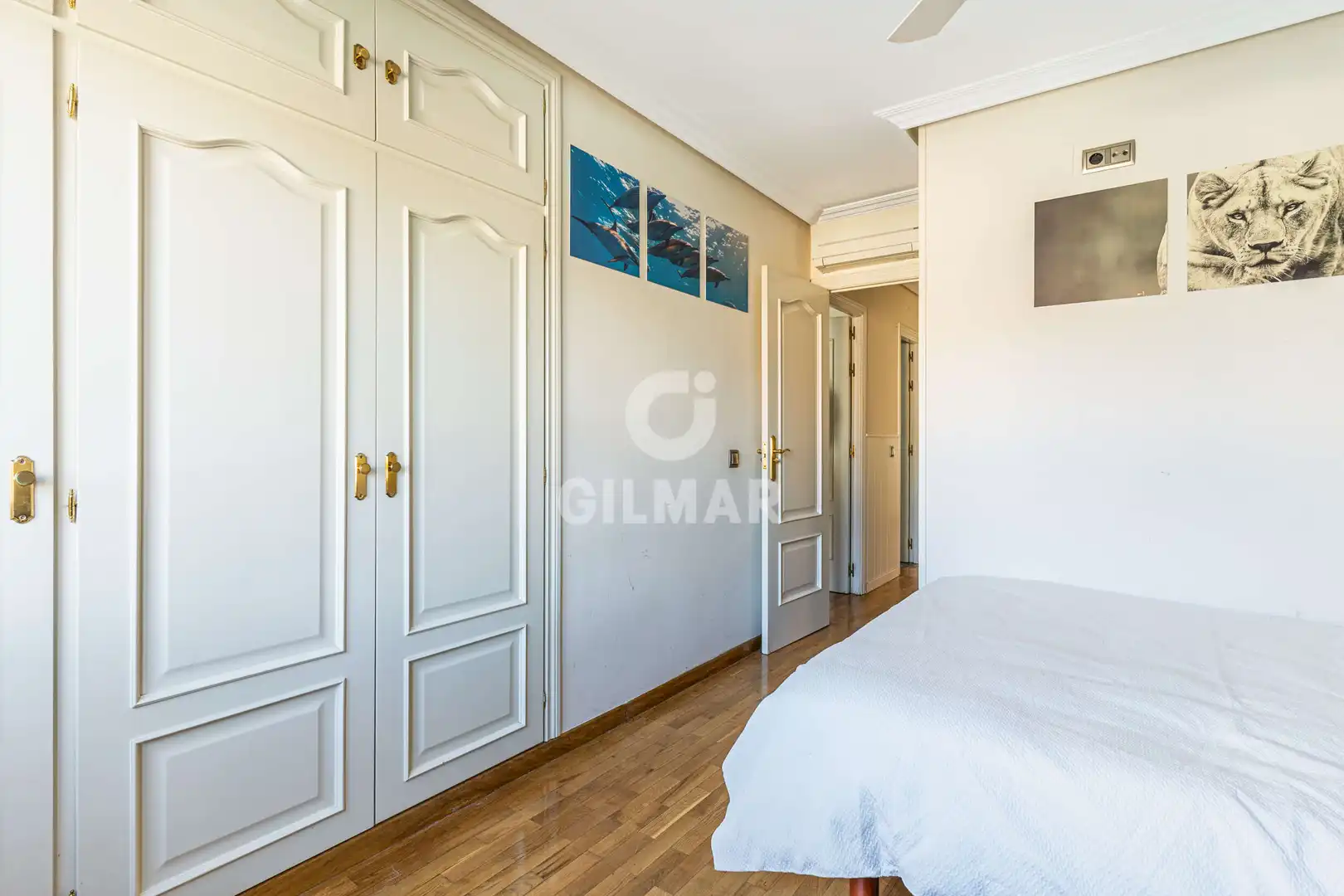 Bedroom of Detached homes for sale in Pozuelo de Alarcón  with Heating, Private garden and Swimming Pool