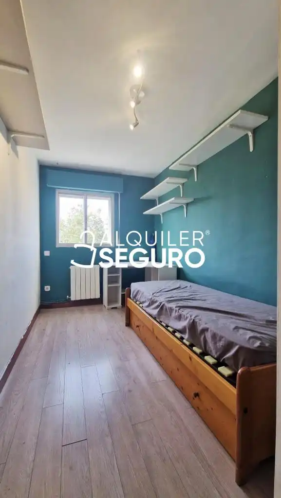Bedroom of Flat for rent in Madrid  with Air Conditioner, Heating and Furnished
