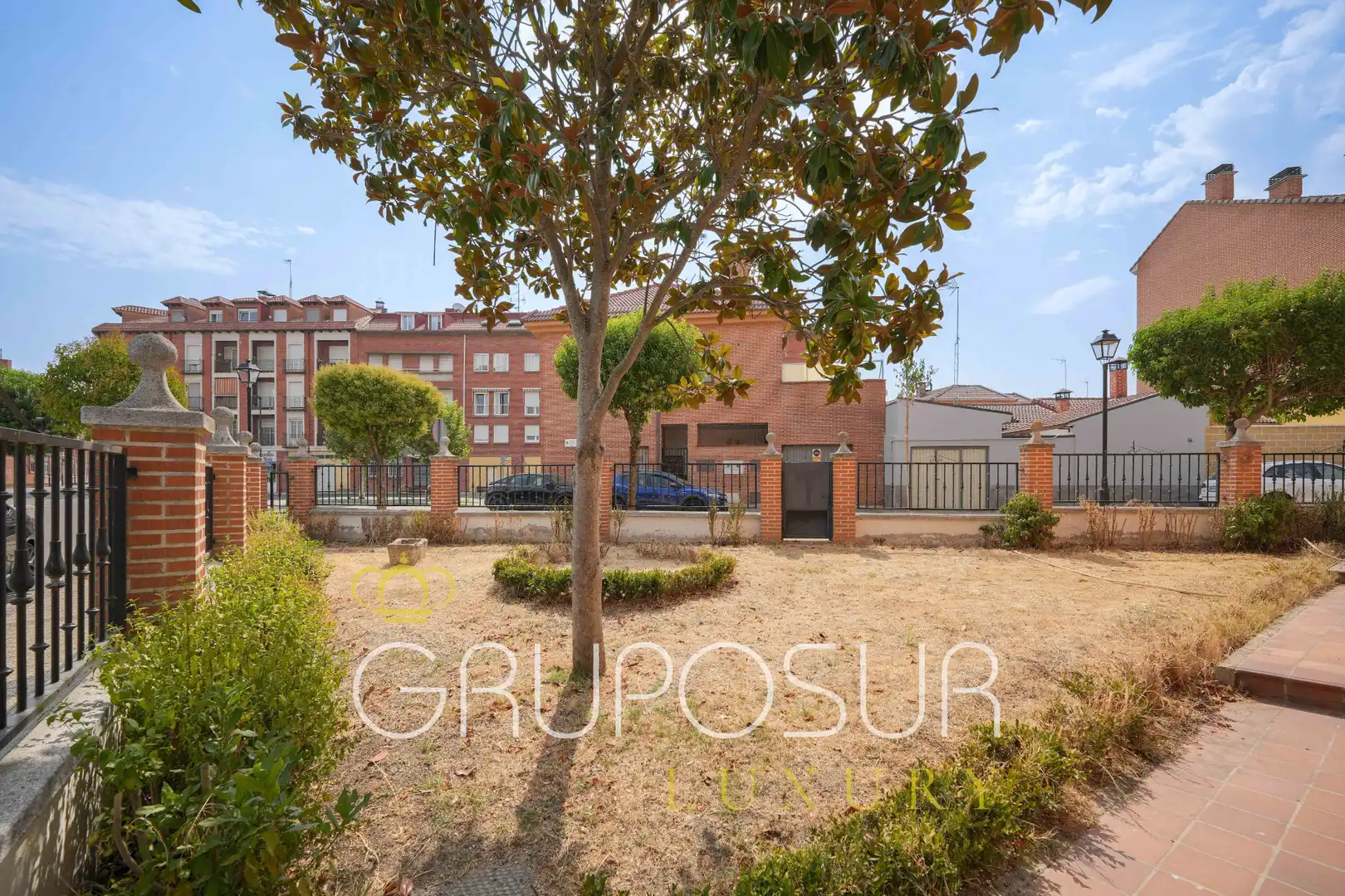 Jardí de Casa adosada en venda en Laguna de Duero amb Calefacció, Jardí privat i Parquet