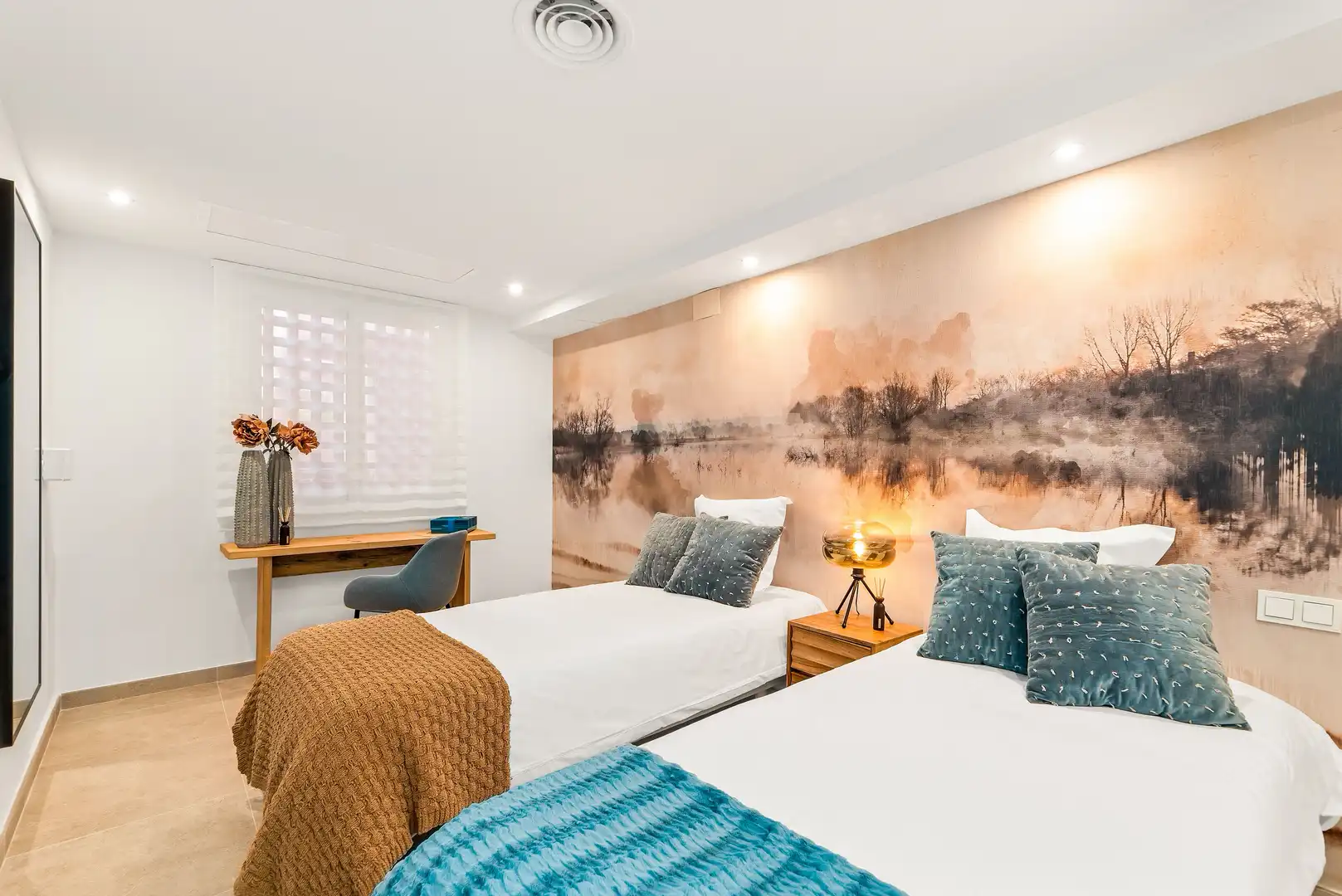 Habitación de Planta baja en venta en Estepona con Aire acondicionado, Calefacción y Parquet