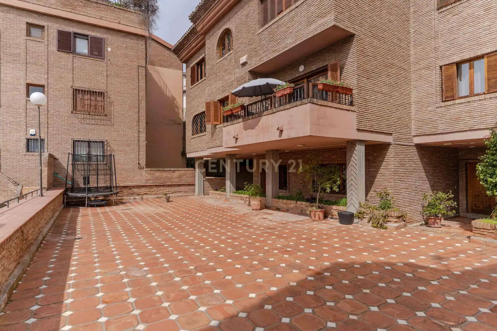 Terraza de Dúplex en venta en Granada con Aire acondicionado, Jardín privado y Trastero