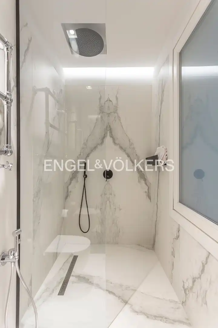 Badezimmer von Wohnung zur Miete in Chamberí