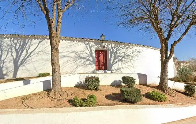Vista exterior de Casa adosada en venta en Tarazona de la Mancha
