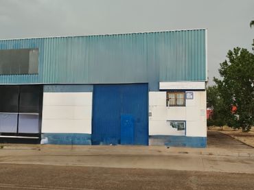 Nau industrial en venda a Calle Poligono los Caños 452