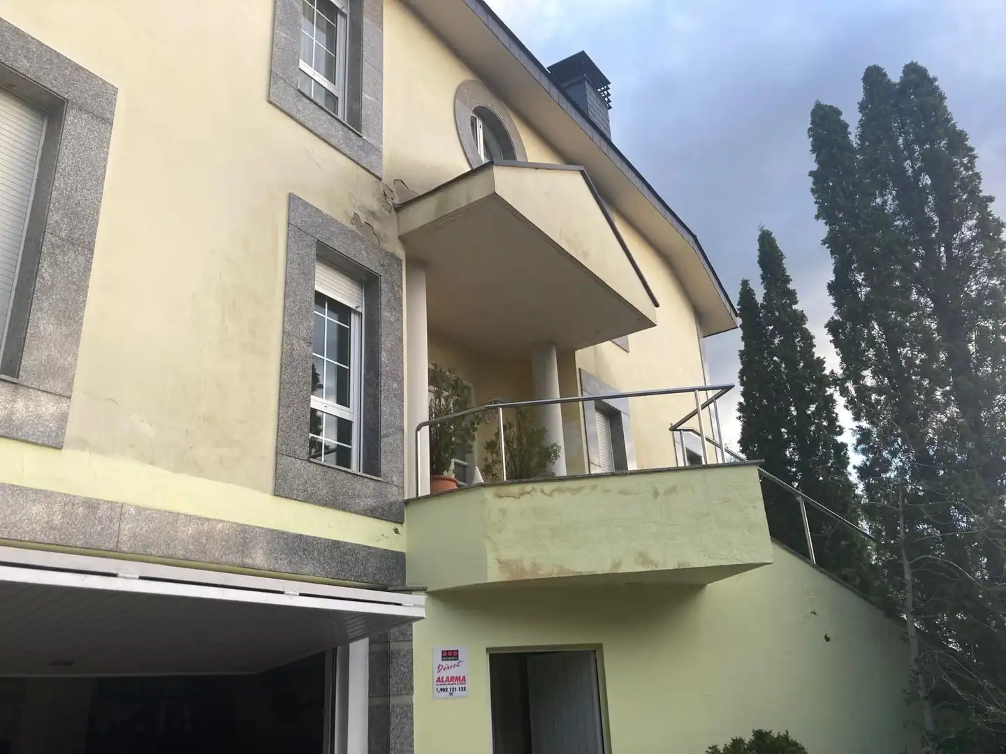 Vista exterior de Casa o chalet en venta en Valdefresno con Calefacción, Jardín privado y Terraza