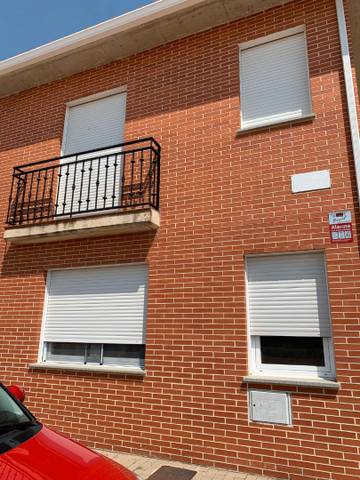 Casa adosada en Venta en Calle Fontana, 42 en Mucientes