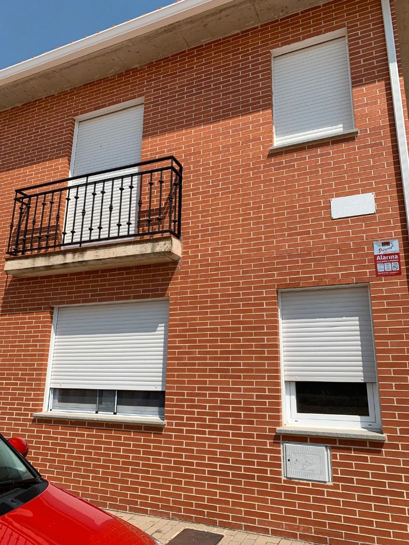 Casa adosada en venda a Calle Fontana, 42, Mucientes