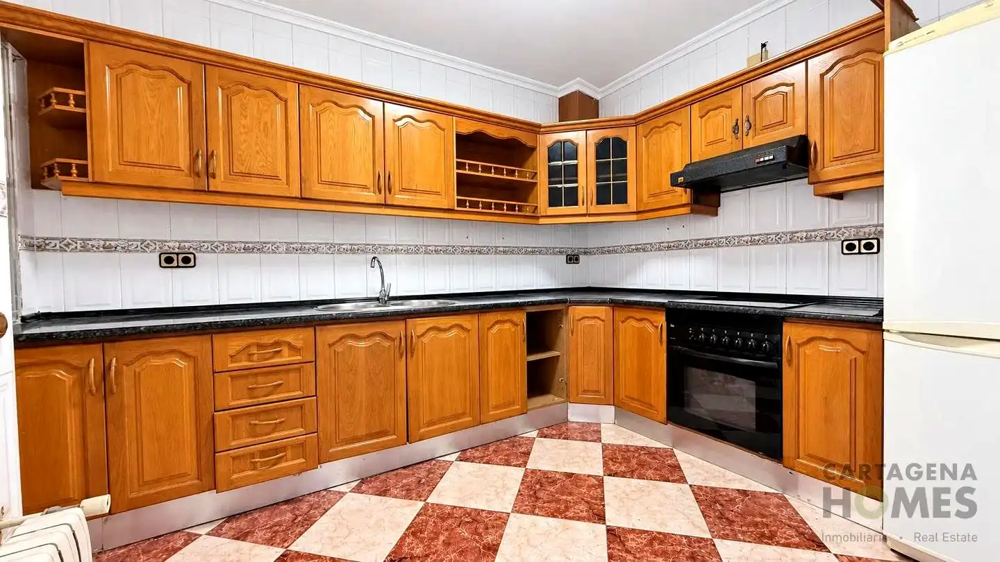 Cuina de Casa o xalet en venda en Cartagena amb Aire condicionat i Jardí privat