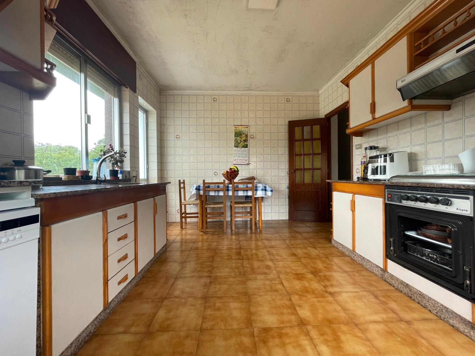 Cuina de Casa o xalet en venda en Valdoviño amb Terrassa i Balcó