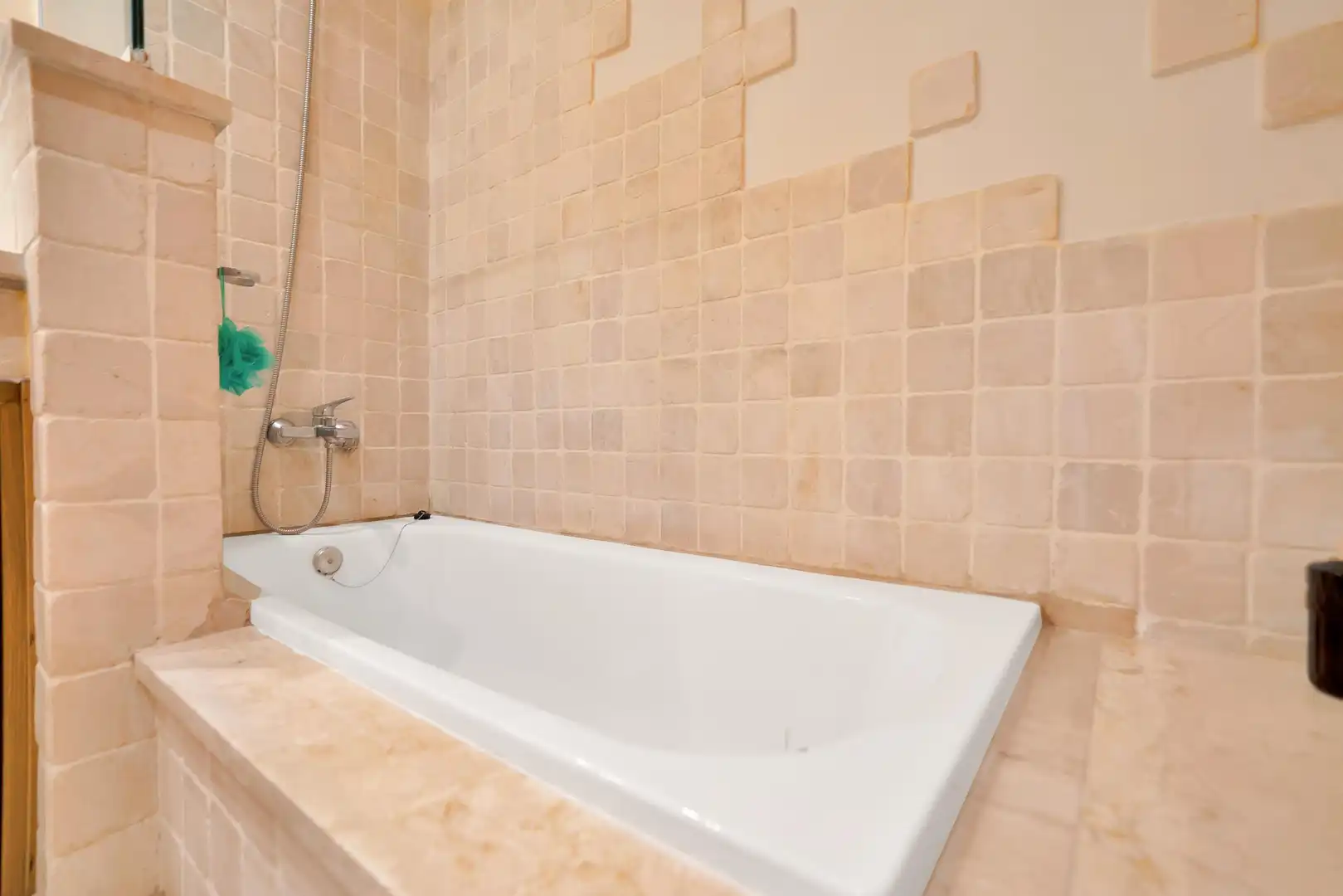 Badezimmer von Wohnungen zur Miete in Marbella mit Klimaanlage, Heizung und Privatgarten