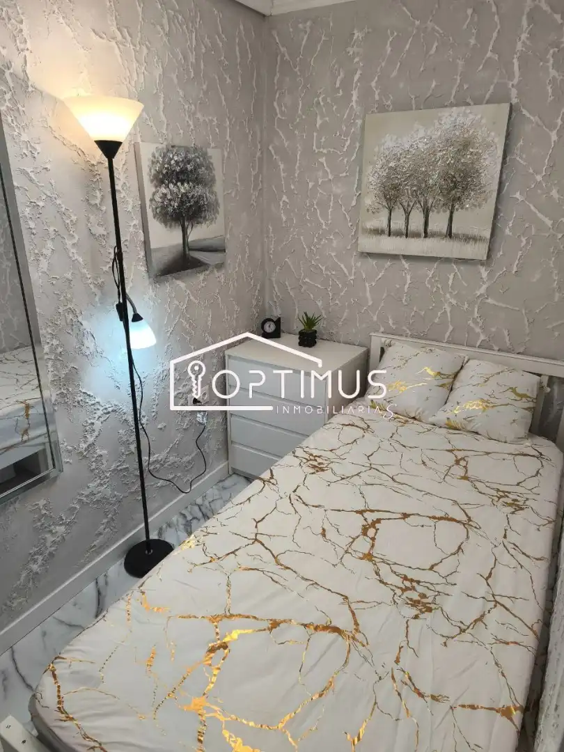 Habitación de Apartamento en venta en Xirivella con Aire acondicionado, Amueblado y Horno