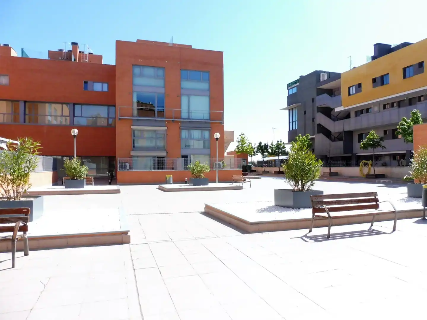 Außenansicht von Maisonette zum Verkauf in Alcorcón mit Klimaanlage, Terrasse und Abstellraum