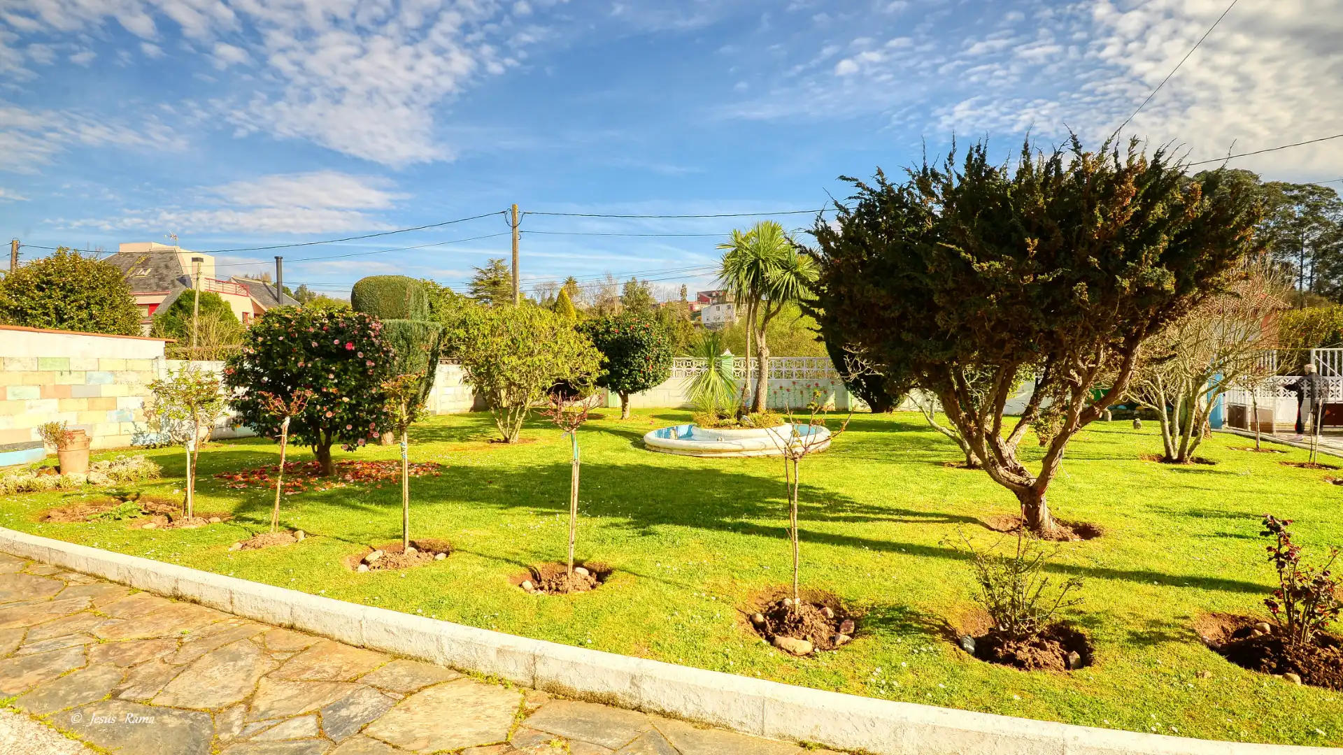 Jardí de Casa o xalet en venda en Oleiros amb Jardí privat, Traster i Moblat