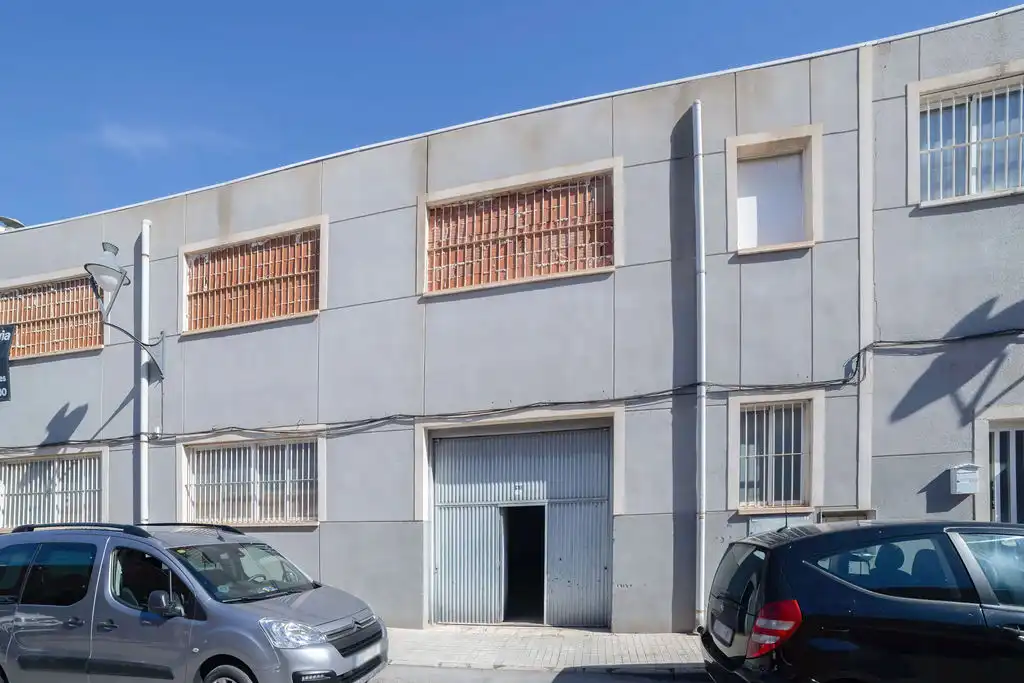 Vista exterior de Nave industrial en venta en Elda