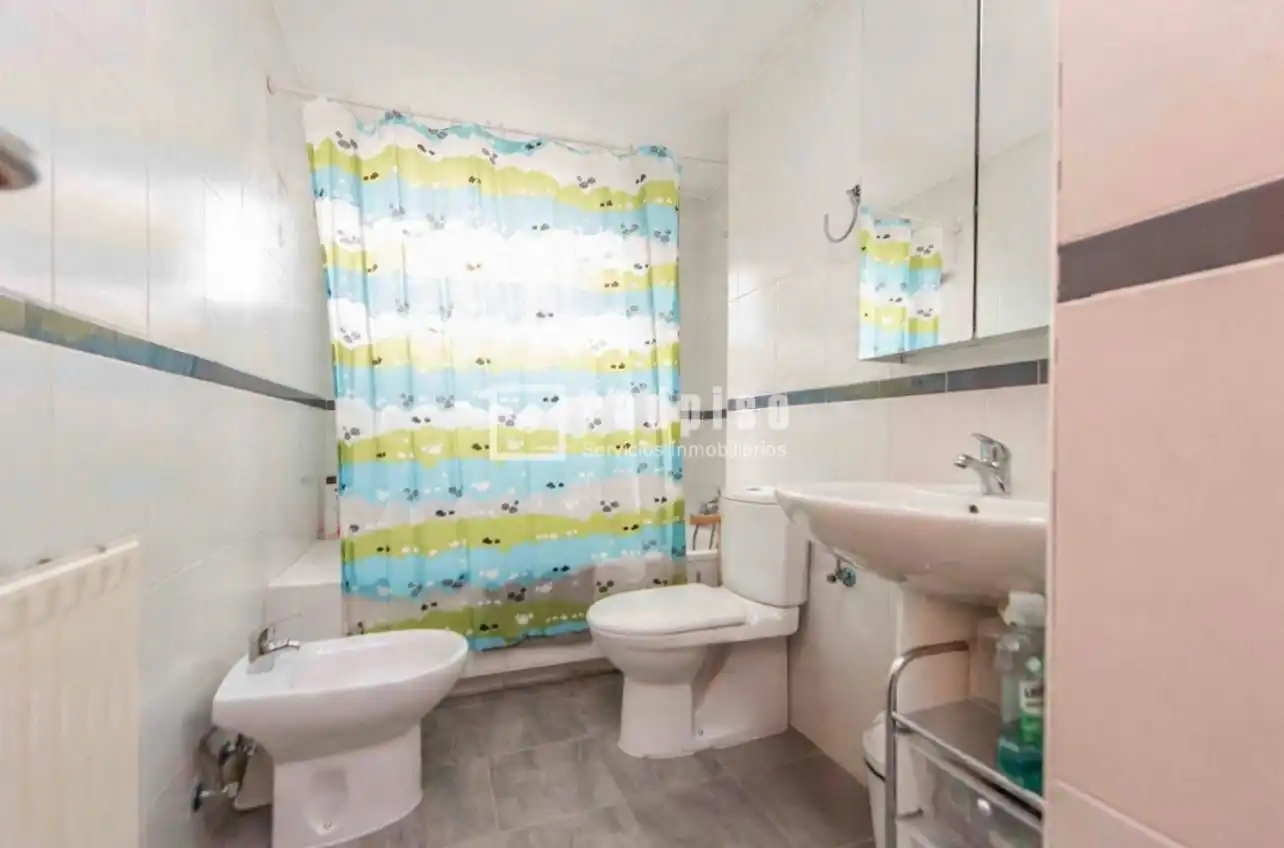 Bathroom of Attic for sale in Valdemoro  with Air Conditioner, Heating and Terrace