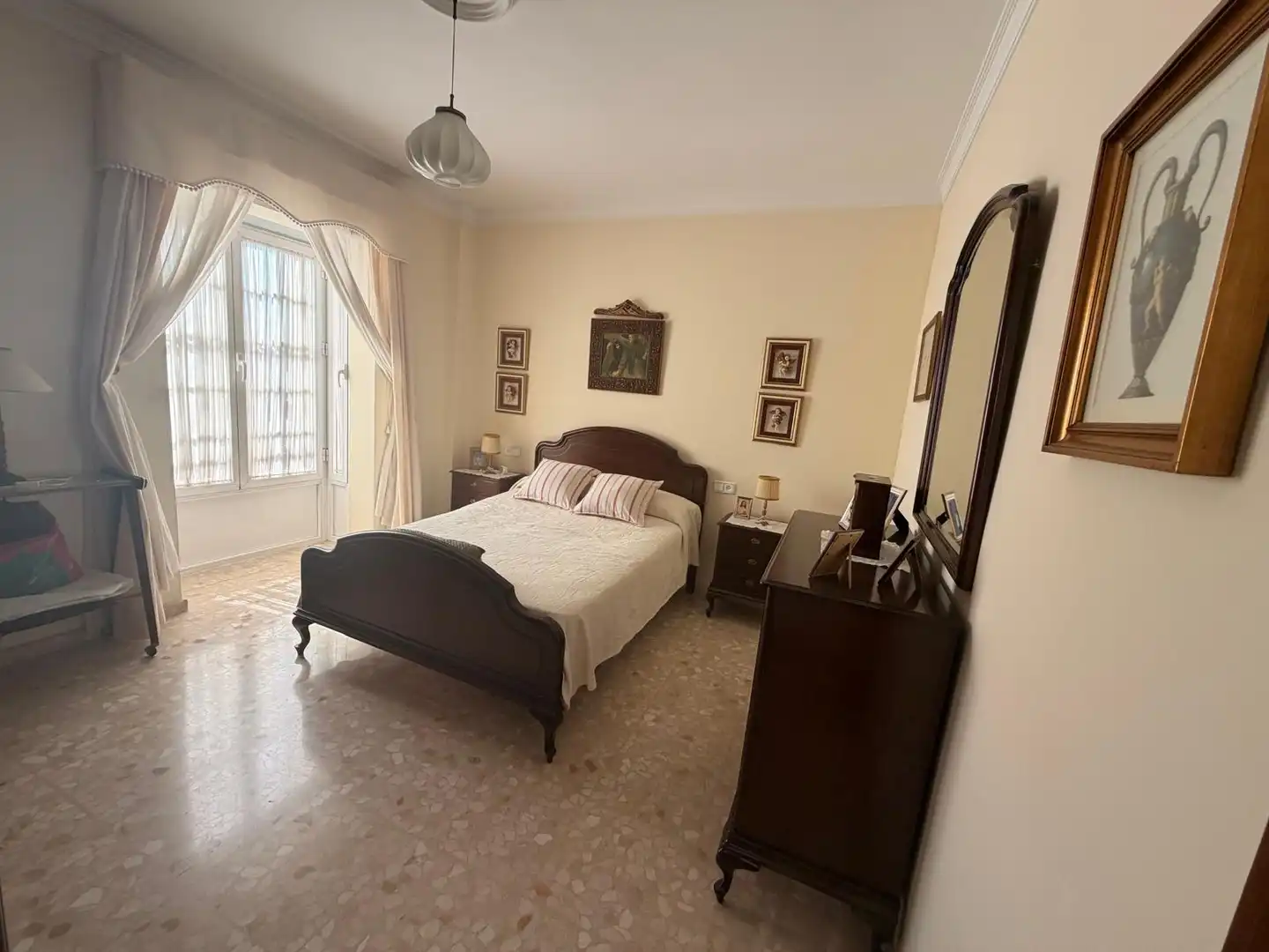 Dormitori de Casa o xalet en venda en Morón de la Frontera