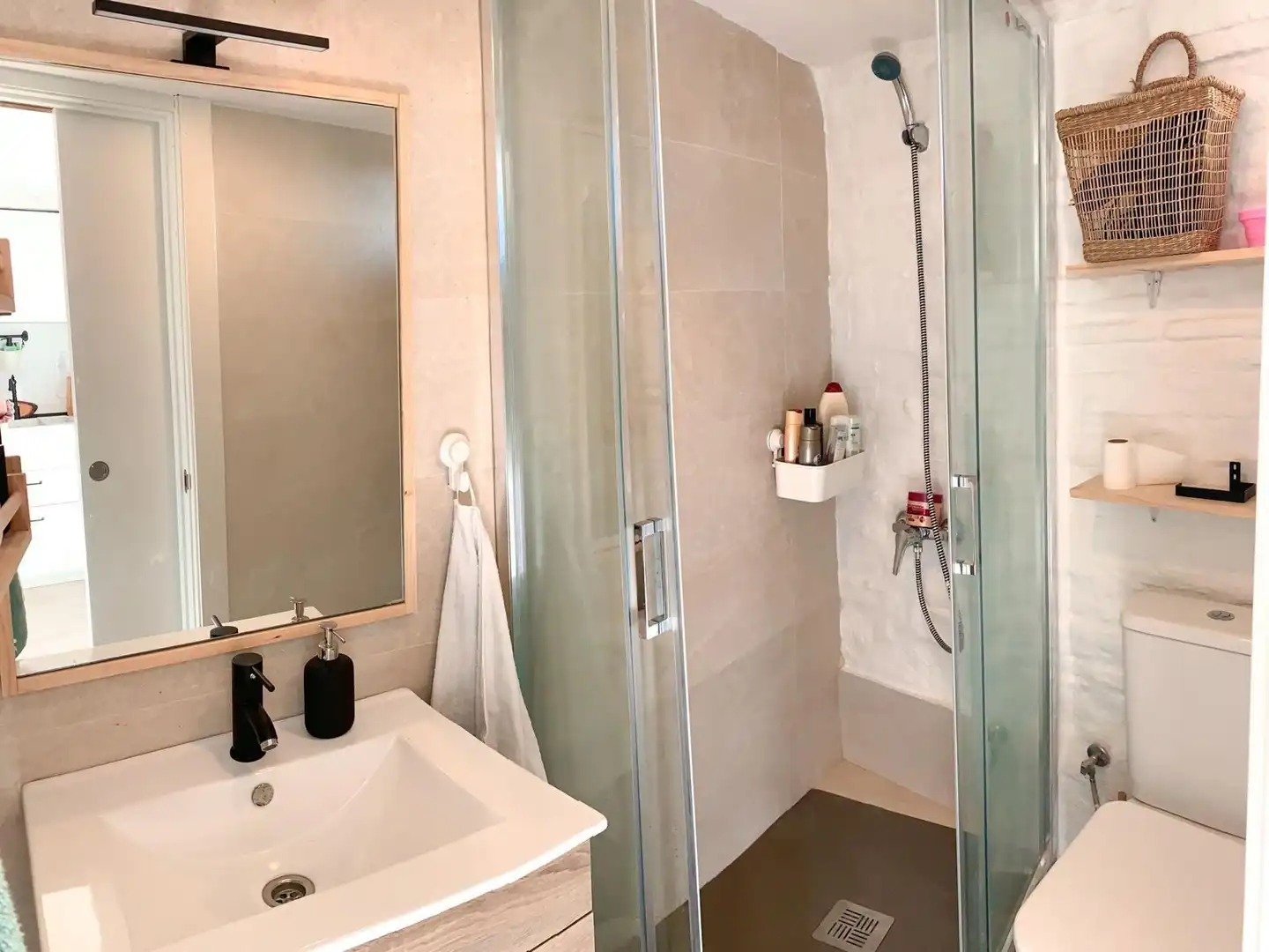 Baño de Piso en venta en Santander con Terraza, Amueblado y Balcón
