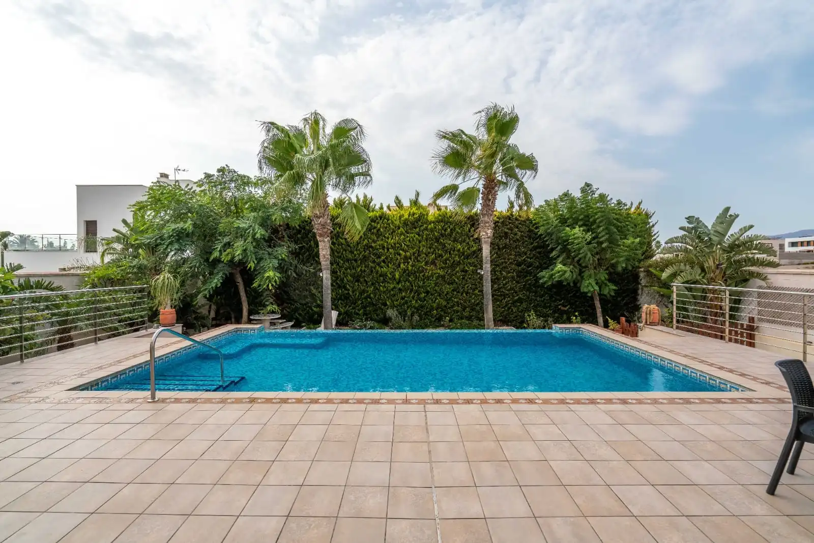 Piscina de Casa o chalet en venta en Almería con Aire acondicionado, Calefacción y Jardín privado