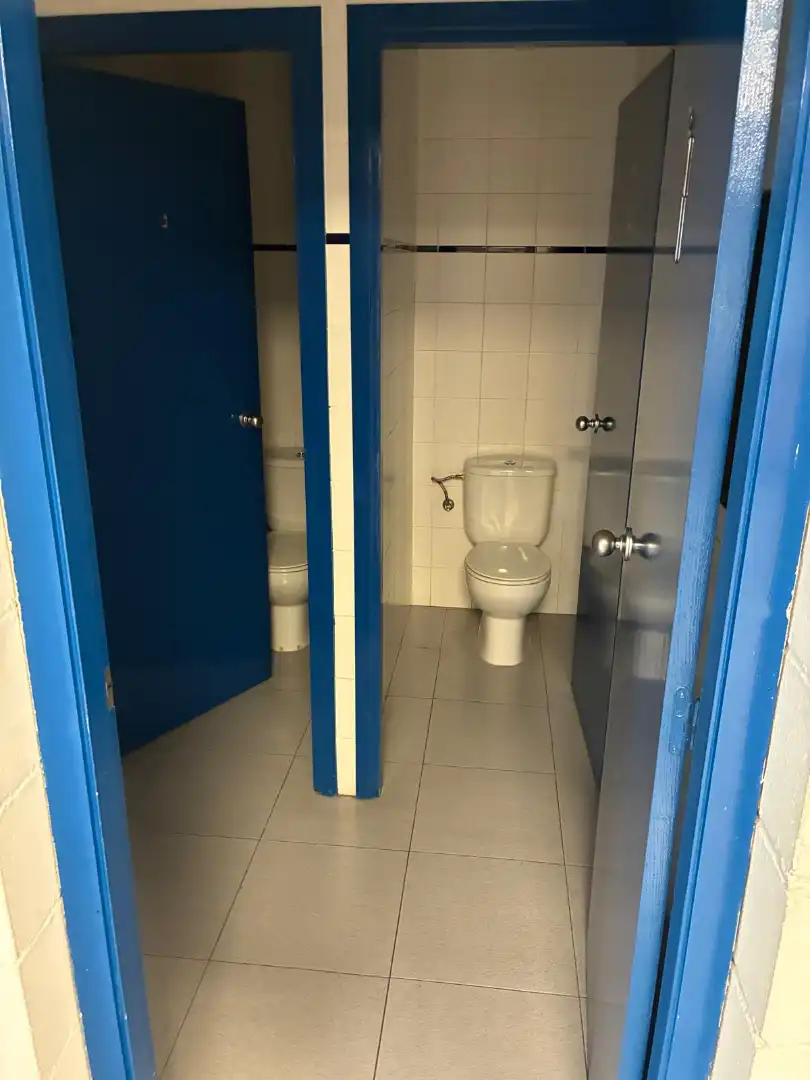 Baño de Nave industrial de alquiler en Parets del Vallès