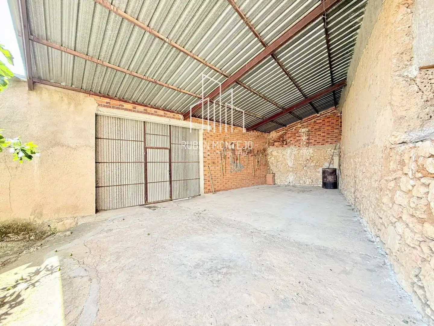 Houses for sale in Topas  with Private garden and Furnished