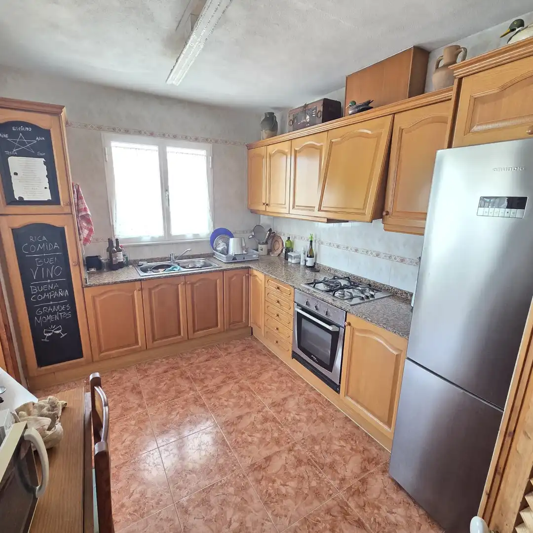 Cuina de Casa o xalet en venda en Ciutadella de Menorca amb Jardí privat, Terrassa i Moblat