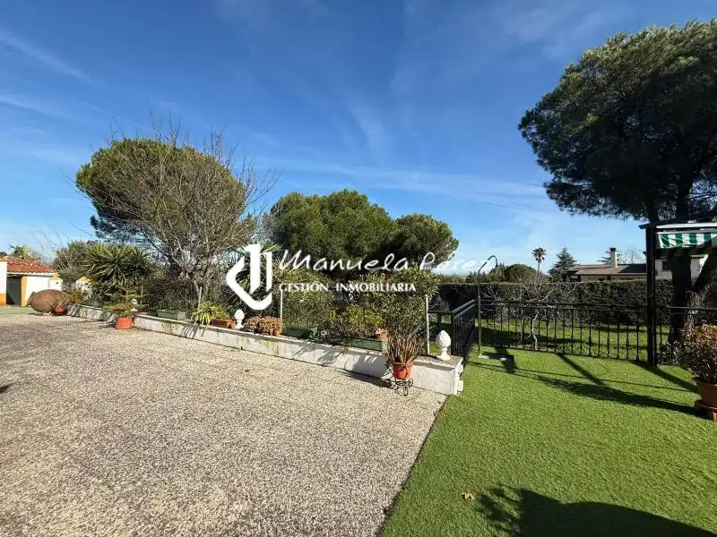Vista exterior de Casa o xalet en venda en Casar de Cáceres