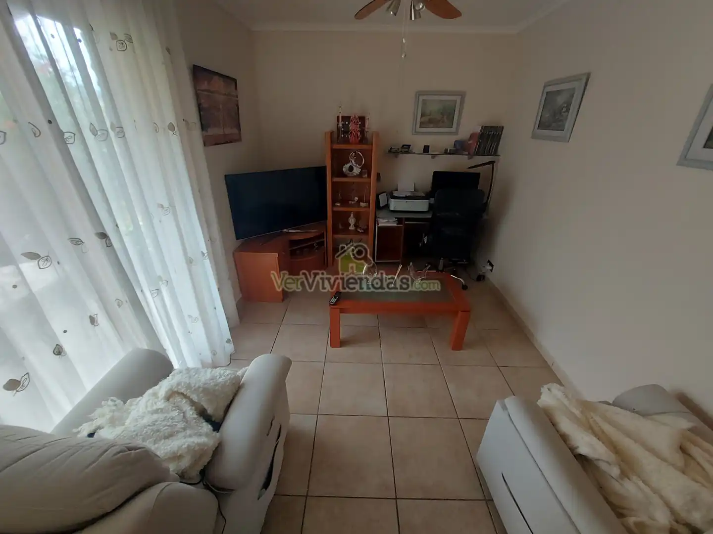 Sala d'estar de Casa o xalet en venda en Vallirana amb Aire condicionat, Calefacció i Jardí privat