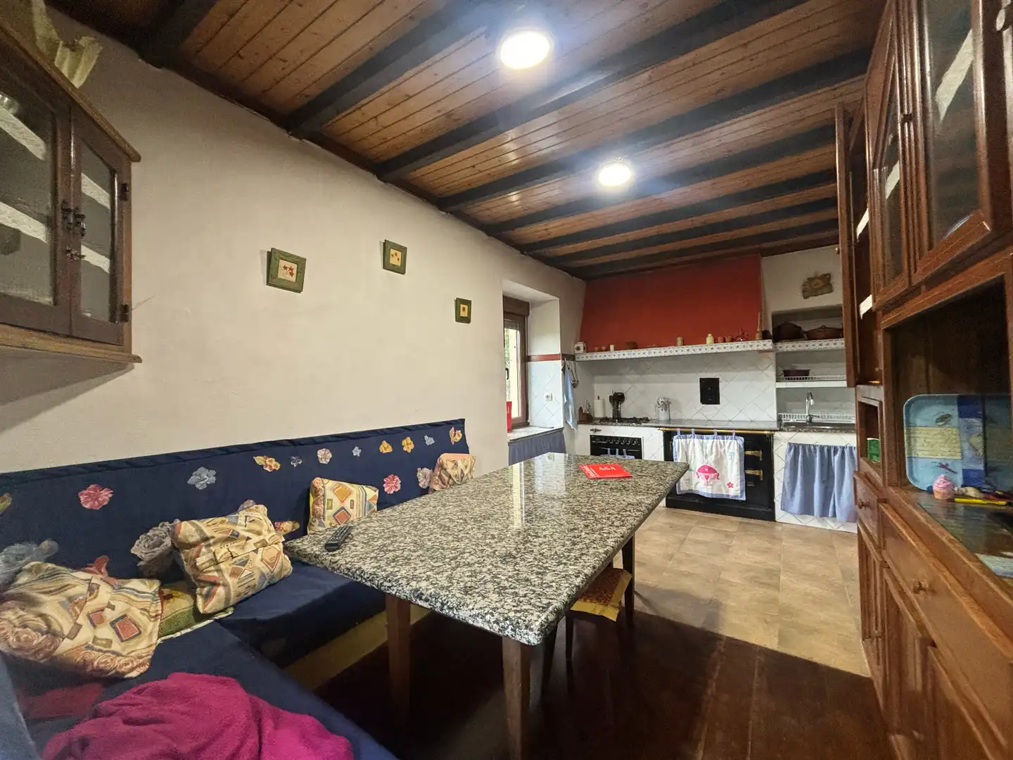 Cocina de Finca rústica en venta en Tineo con Jardín privado, Parquet y Terraza