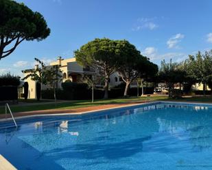 Piscina de Apartament en venda en Calonge amb Calefacció, Terrassa i Piscina comunitària