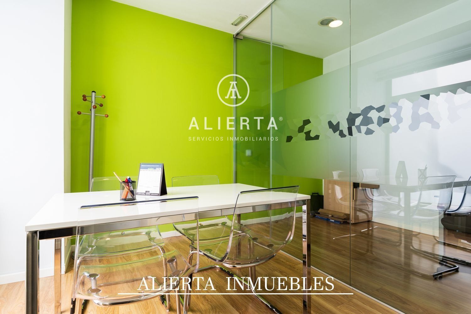 Exterior view of Industrial buildings to rent in  Zaragoza Capital  with Heating