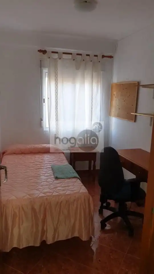 Schlafzimmer von Wohnung zur Miete in Sevilla mit Klimaanlage und Möbliert