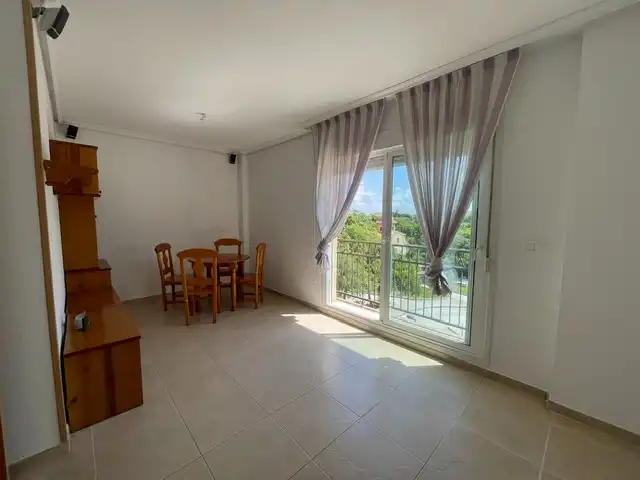 Sala d'estar de Pis en venda en Alicante / Alacant amb Aire condicionat, Calefacció i Moblat