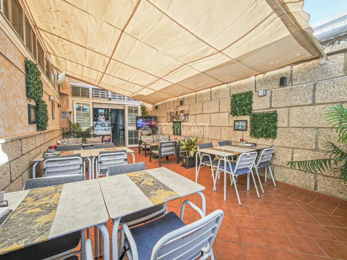Terraza de Local en venta en Arona con Aire acondicionado