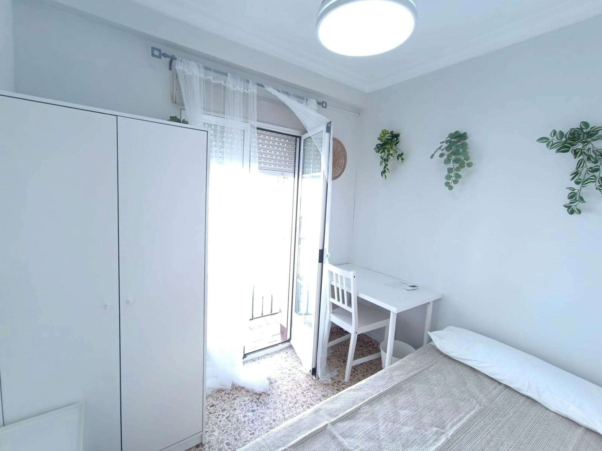 Dormitori de Pis per a compartir en  Sevilla Capital amb Rentadora i Balcó