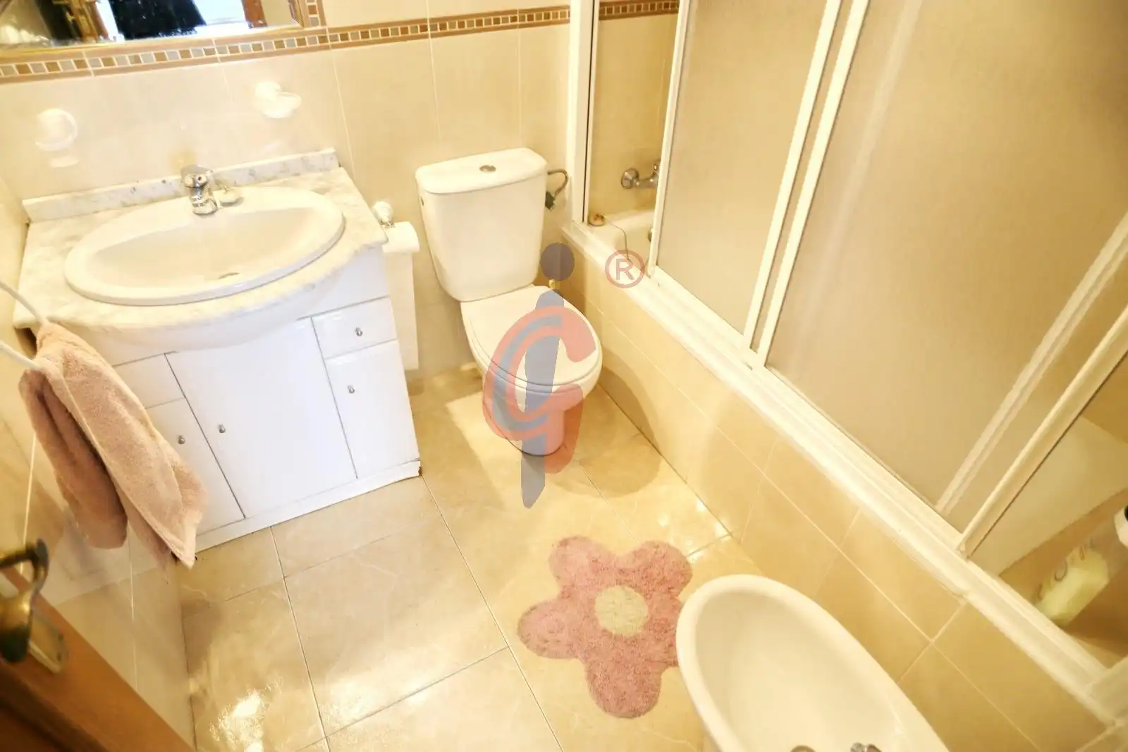 Baño de Piso en venta en Guardamar del Segura con Aire acondicionado, Calefacción y Terraza