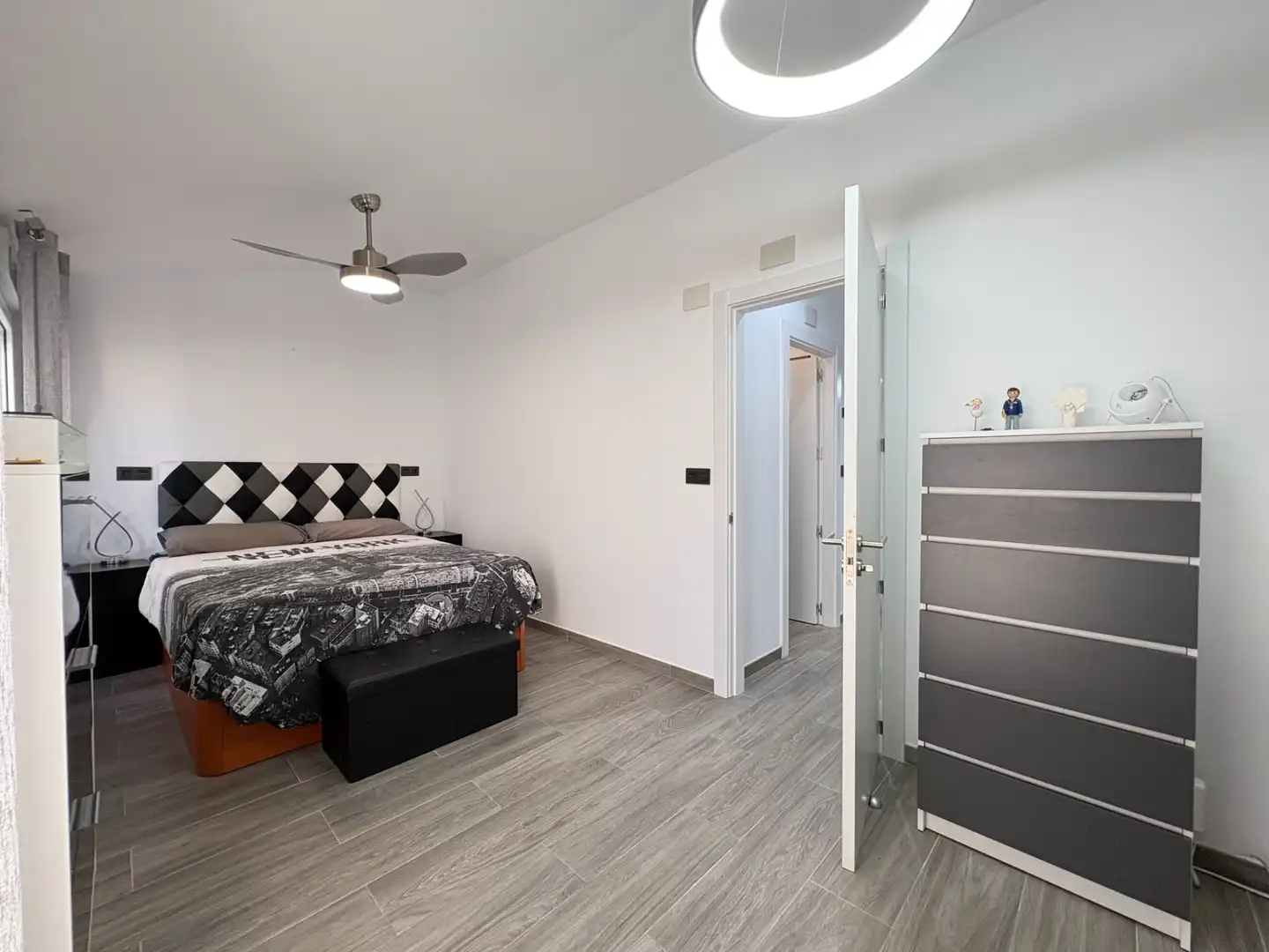 Bedroom of Attic for sale in Zaragoza  with Air Conditioner, Heating and Terrace
