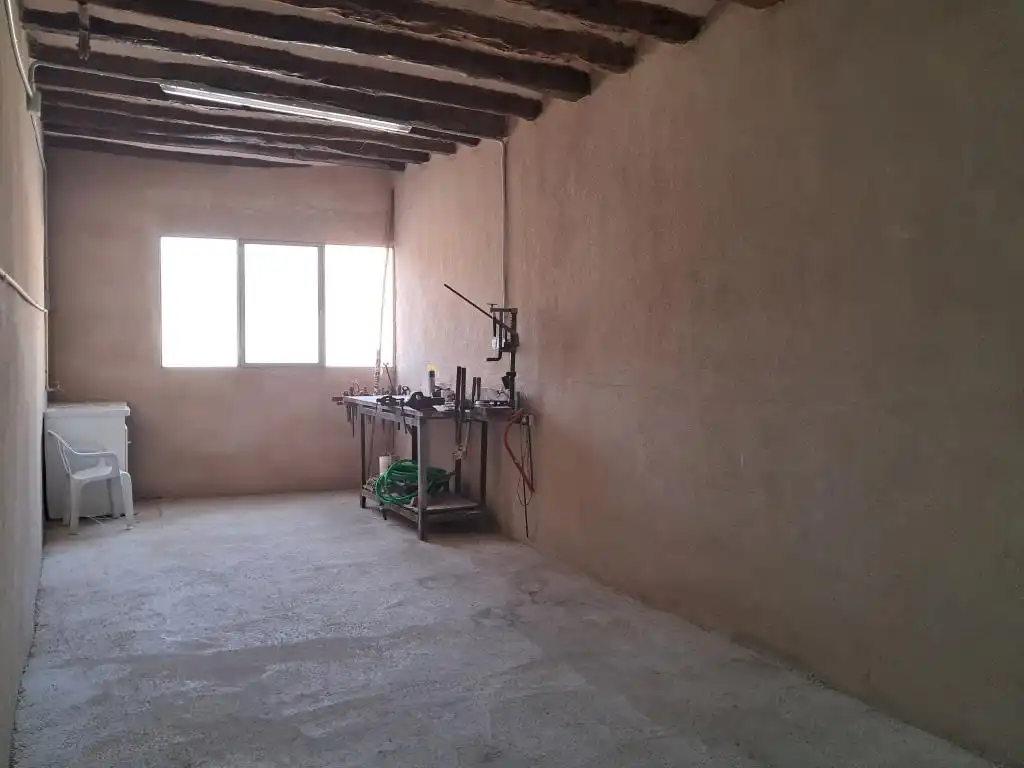Casa adosada en venta en Valderrobres con Calefacción, Horno y Lavadora