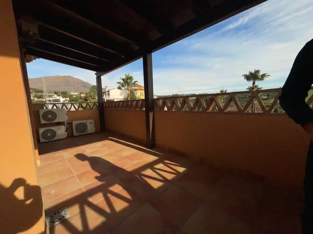Terrassa de Finca rústica en venda en Estepona amb Aire condicionat, Calefacció i Jardí privat