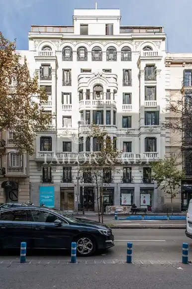 Vista exterior de Oficina de alquiler en Madrid con Calefacción