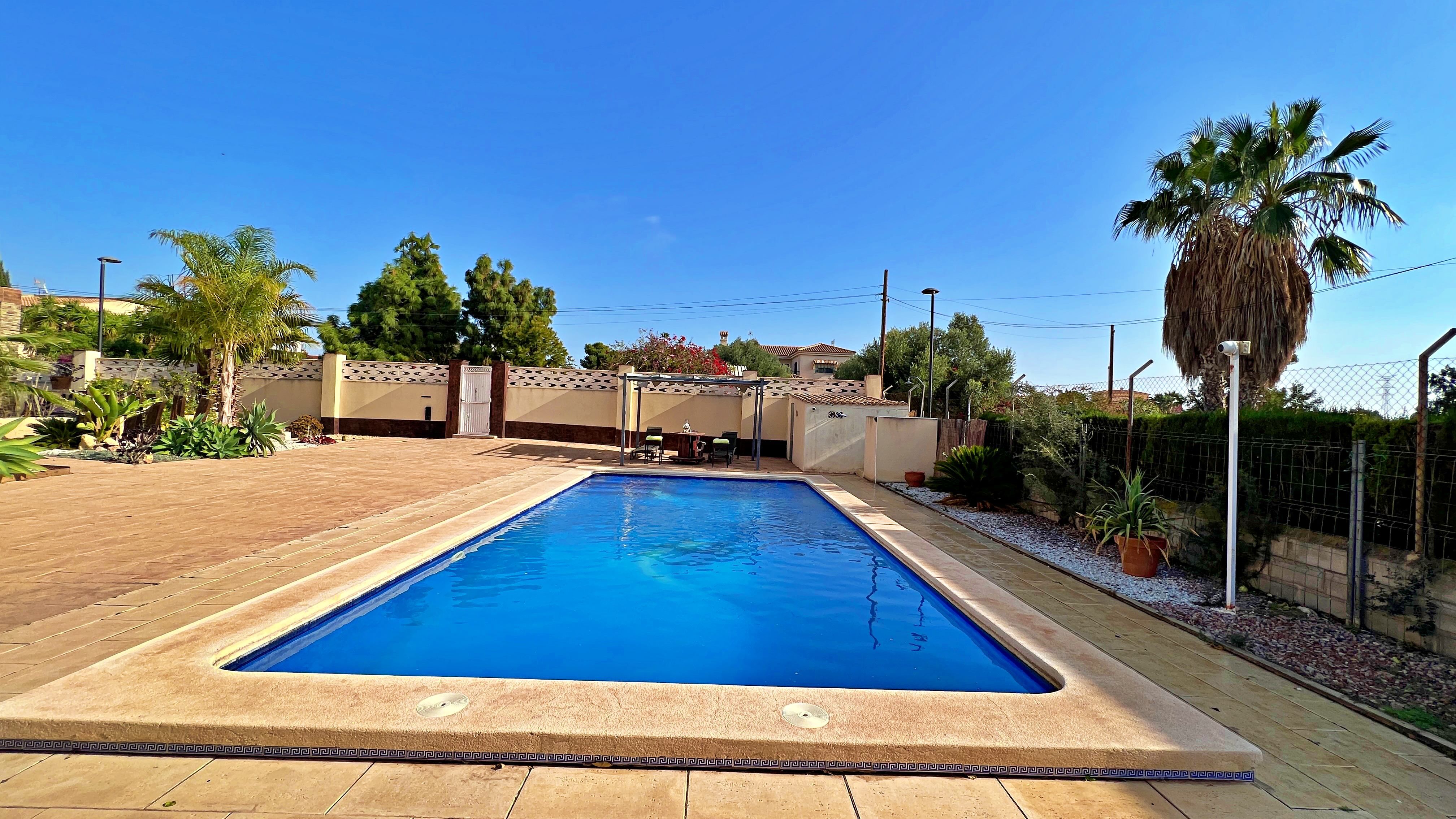 Swimming pool of House or chalet for sale in Mutxamel  with Air Conditioner, Private garden and Terrace