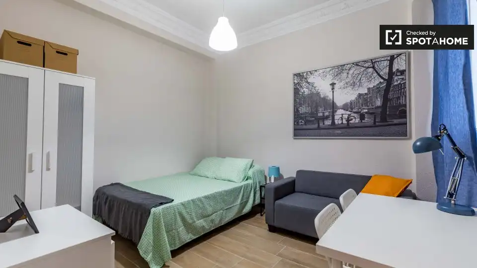 Bedroom of Flat for rent in Valencia  with Air Conditioner, Heating and Furnished
