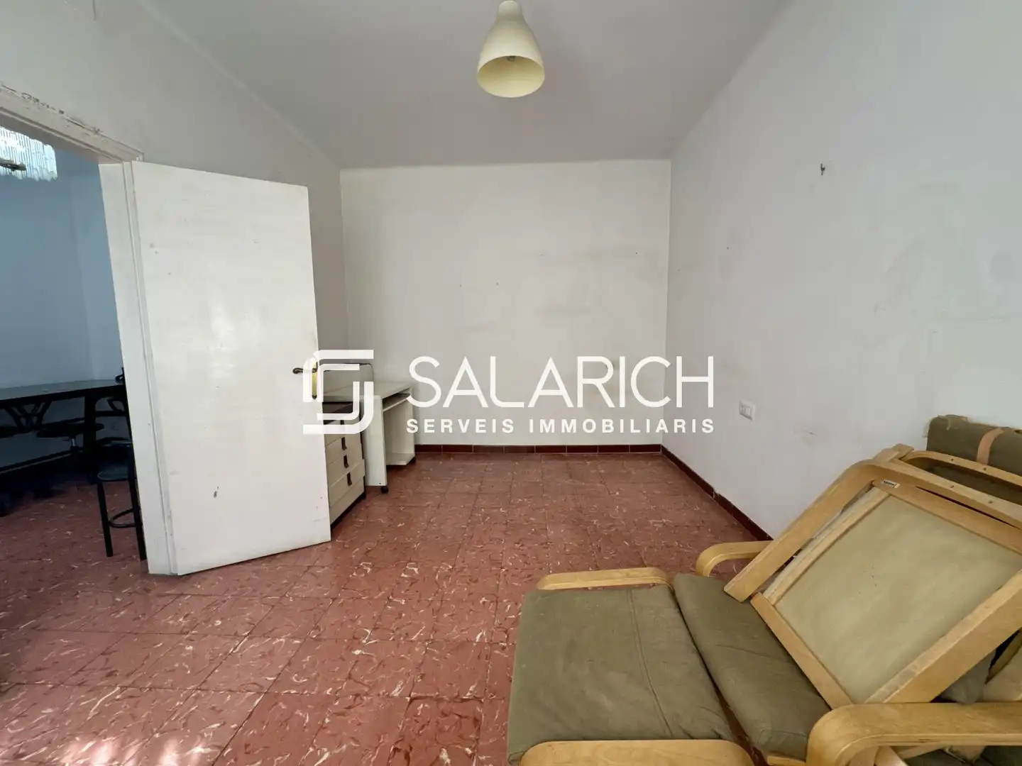 Flat for sale in Barcelona  with Air Conditioner and Balcony
