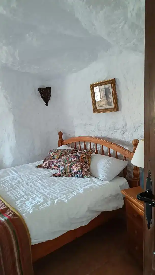 Dormitori de Casa o xalet en venda en Freila amb Jardí privat, Piscina i Moblat