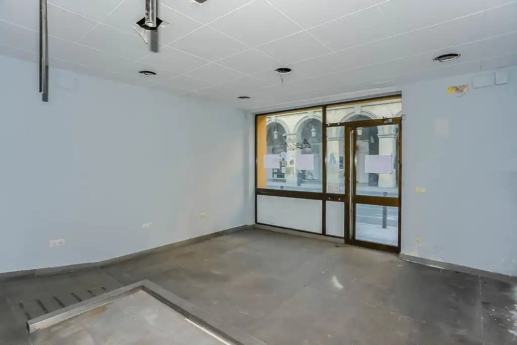 Local commercial à vendre à Av de les Voltes, imagen 9