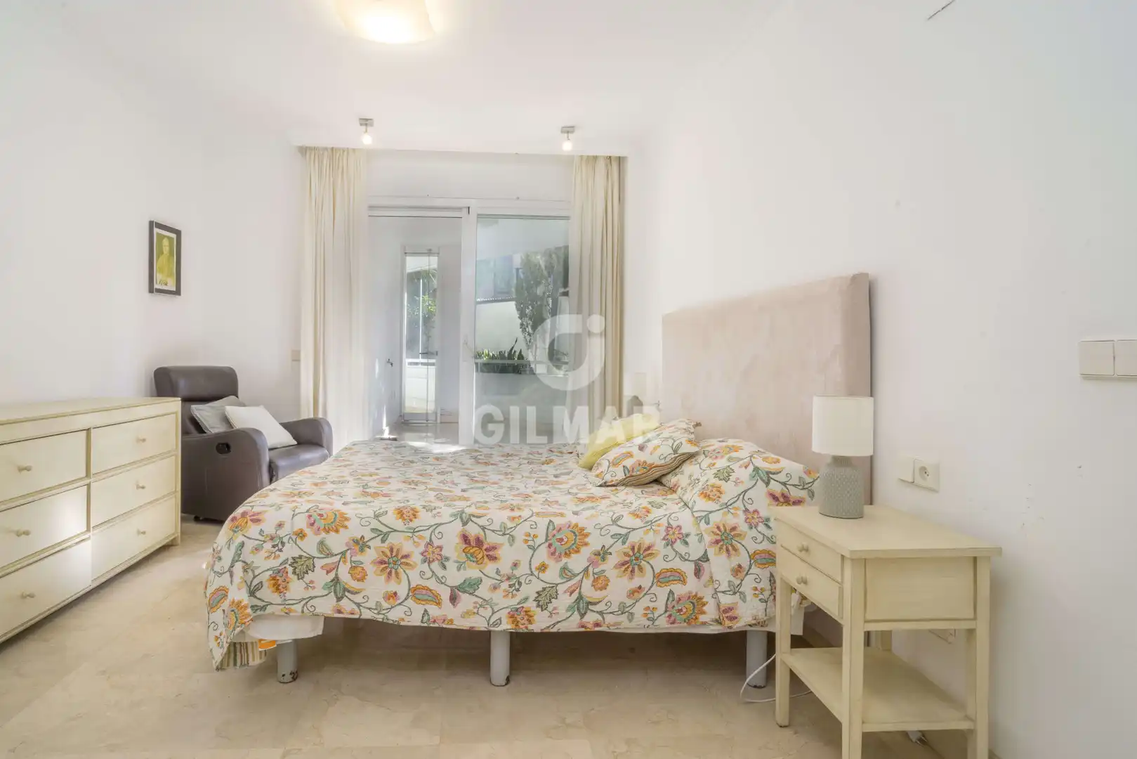 Habitación de Apartamento en venta en Marbella con Calefacción, Jardín privado y Trastero