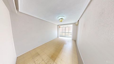 Foto 2 de Piso en venta en Carrer Garbinet, Carolinas Altas, Alicante / Alacant