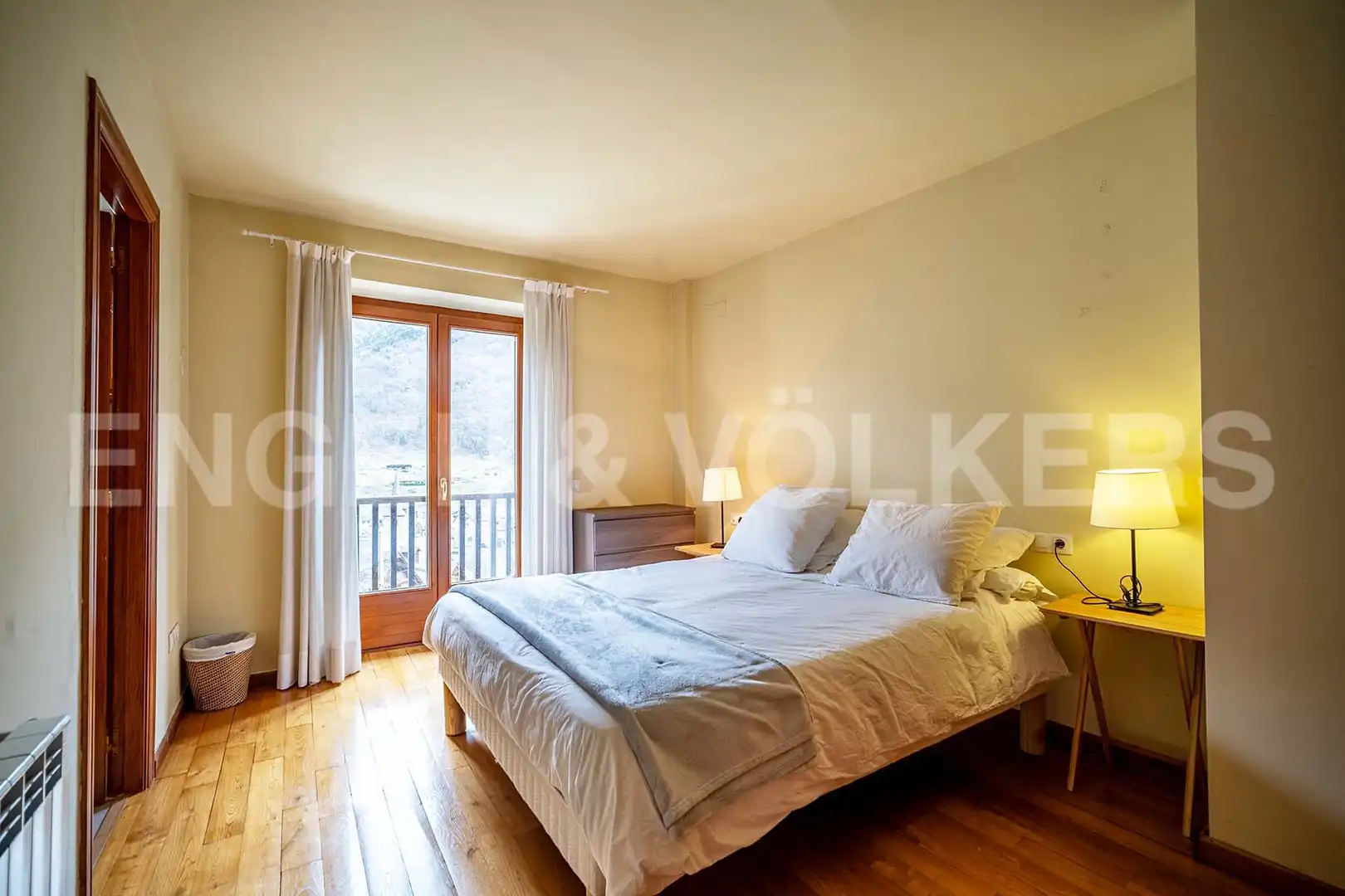 Dormitori de Casa adosada en venda en Bossòst amb Calefacció, Parquet i Terrassa