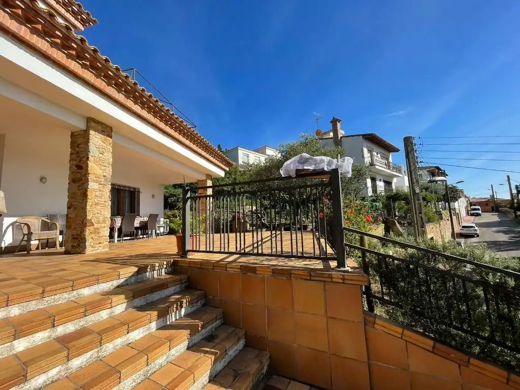 Casa con jardín en venta en Mas Baell - Can Carbó, imagen 3